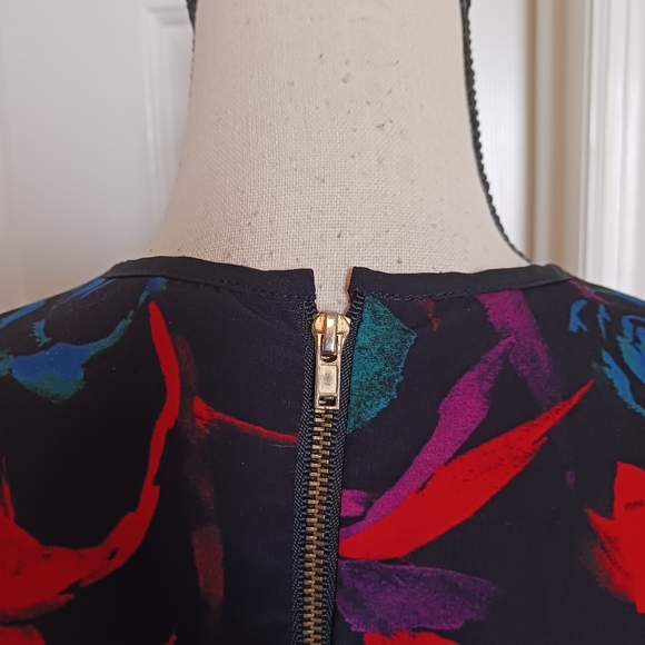 Hunter Bell Asymmetrical  Handkerchief Hem Floral Midi Dress - Picture 9 of 15